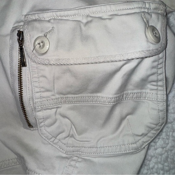 Columbia Sportswear Women’s Capri’s SZ 10 Light Khaki 34x17.5” Mid Rise 7 Pocket - Picture 4 of 8